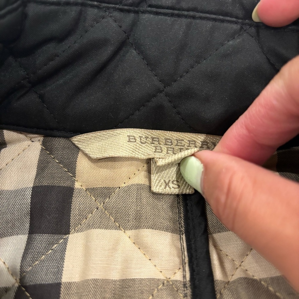 Burberry Black Quilted Puffer Jacket - Picture 7 of 10